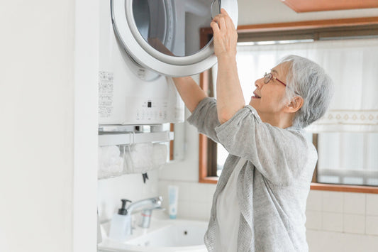 介護の尿汚れ・便汚れを落とす洗剤｜もみ洗いなしのつけ置きでニオイも黄ばみもスッキリ