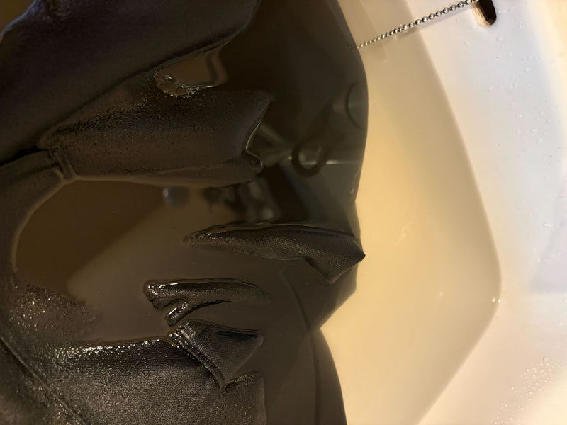 【スタッフ洗濯日記】おさがりの制服ブレザーを洗ってみたら、においの印象が変わった話