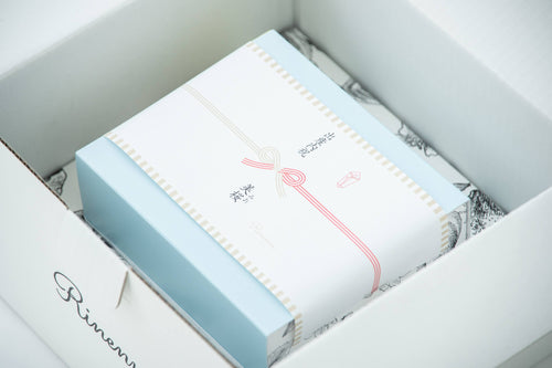 異なるお届け先へのギフトを一度で購入できますか？