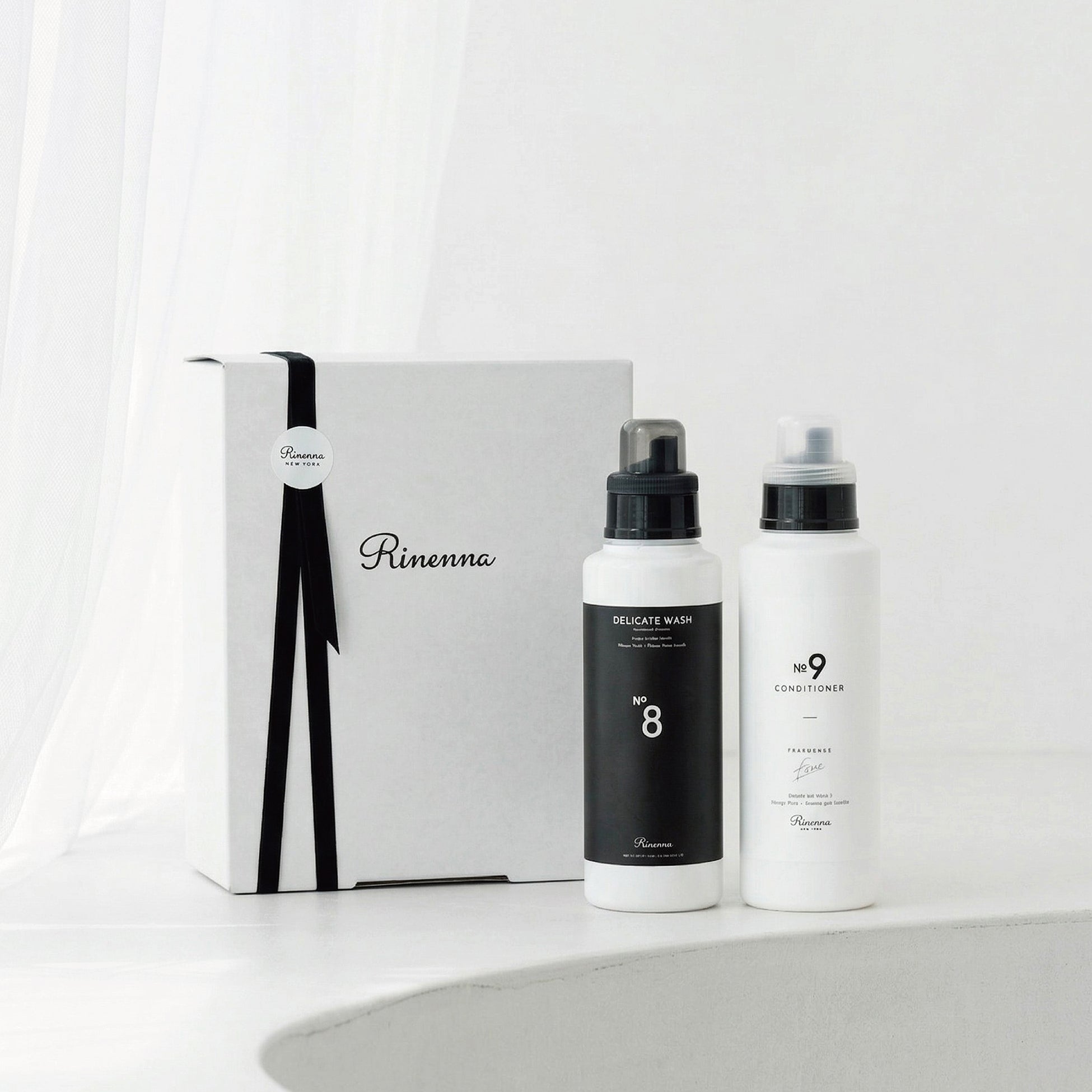Rinenna No.9 FABRIC CONDITIONER + Rinenna No.8 お家クリーニングセット。